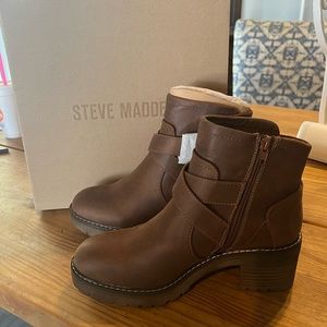 NIB Steve Madden Vanessa Moto Boots in Cognac
